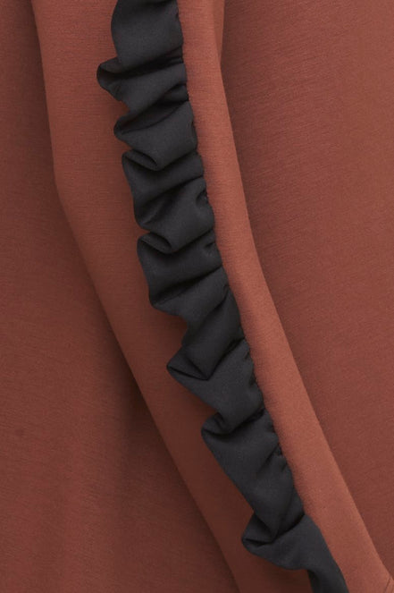 Seoul Top in Cocoa and Black