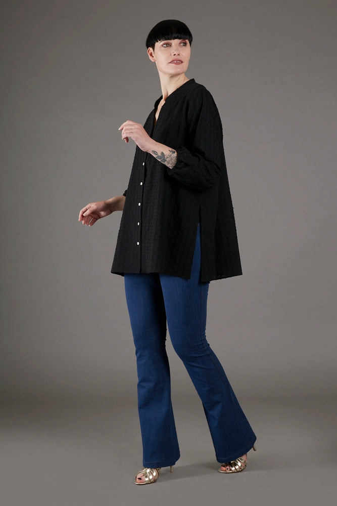 Jeans flare donna blu chiaro delavè con baschina in punto Milano leggero stretch