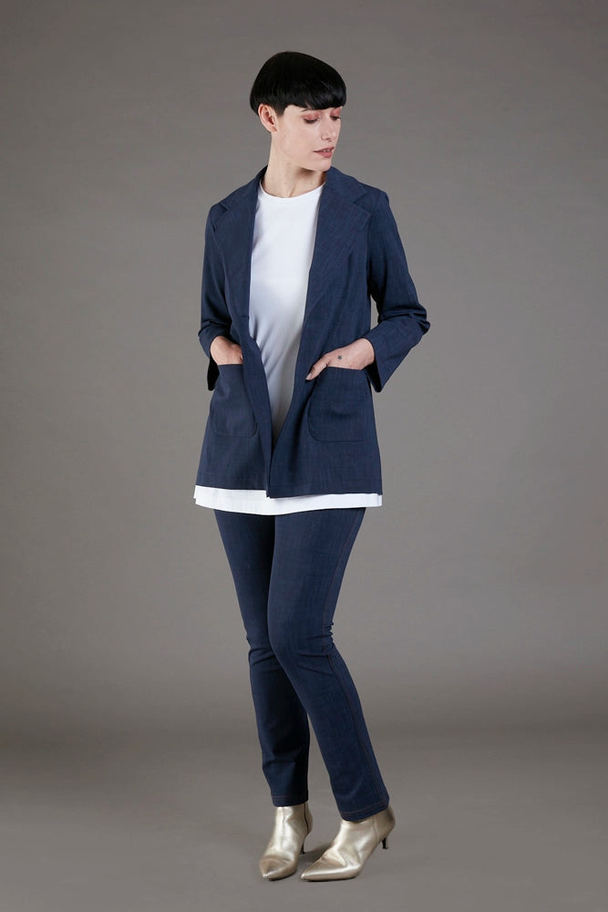 Jeans sigaretta cotone blu delavè con baschina