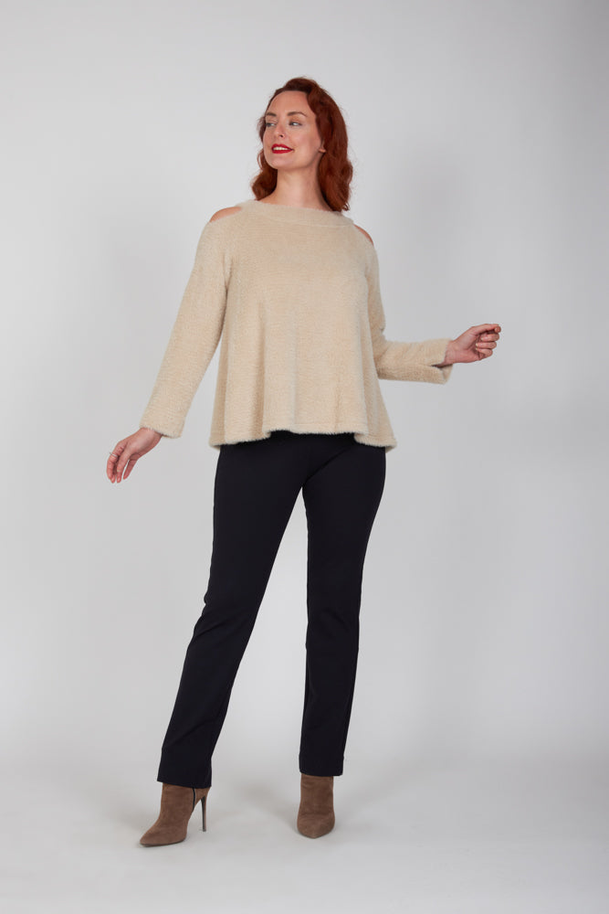 Maglia Sara felpa spalle scoperte pelouche cipria