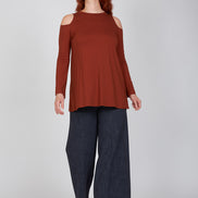 Maglia donna color cannella manica lunga con scollo all’americana Ischia