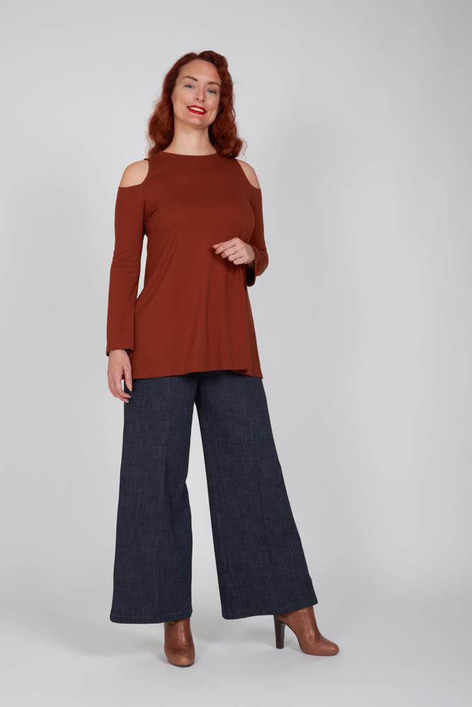 Maglia donna color cannella manica lunga con scollo all’americana Ischia