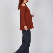 Maglia donna color cannella manica lunga con scollo all’americana Ischia