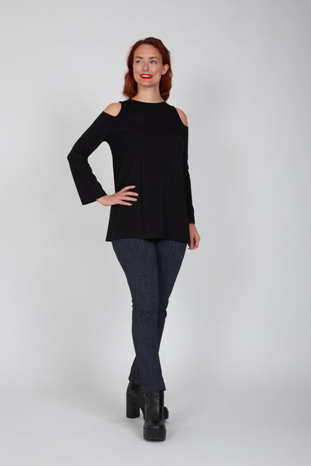 Maglia donna nera manica lunga con scollo all’americana Ischia