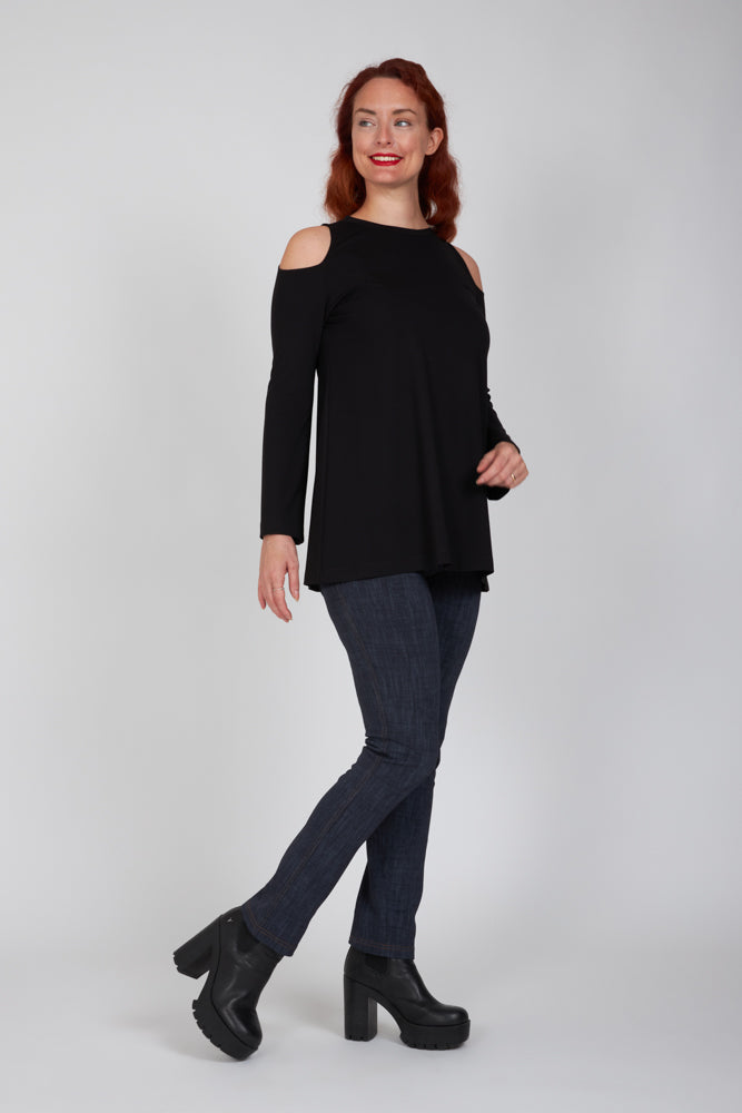 Maglia donna nera manica lunga con scollo all’americana Ischia