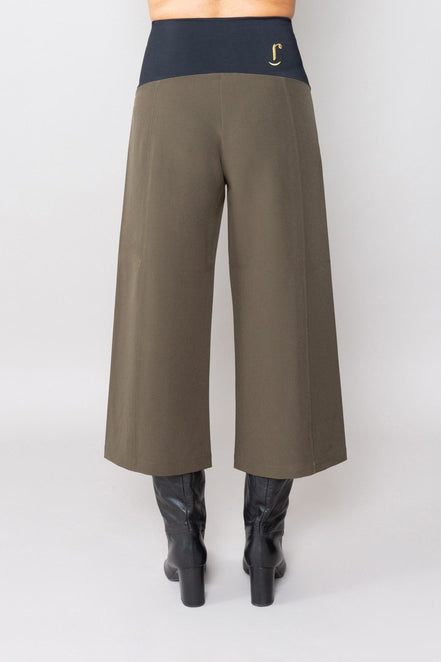 Capri Trousers in Army Green with Baschina Waistband