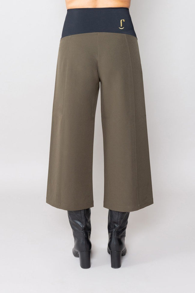 Capri Trousers in Army Green with Baschina Waistband
