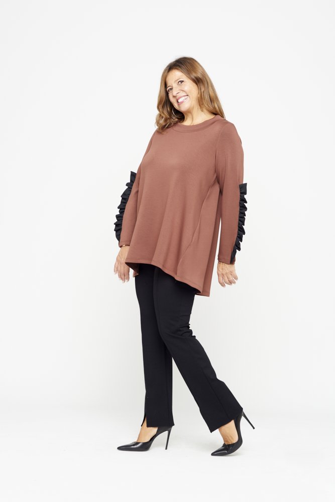 Seoul Top in Cocoa and Black