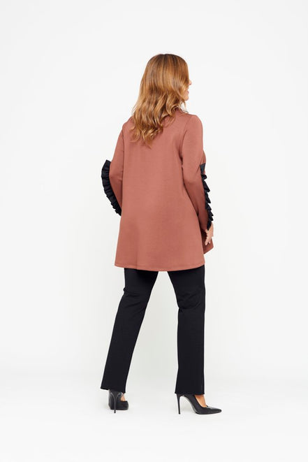 Seoul Top in Cocoa and Black