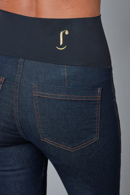 Jeans skinny lavati con baschina