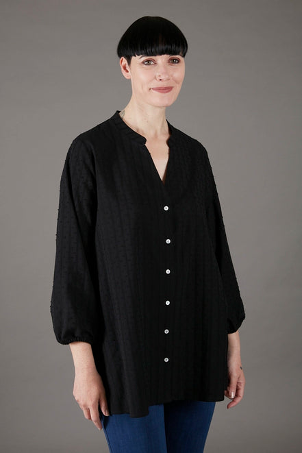 Camicia Vulcano nera in plumetis