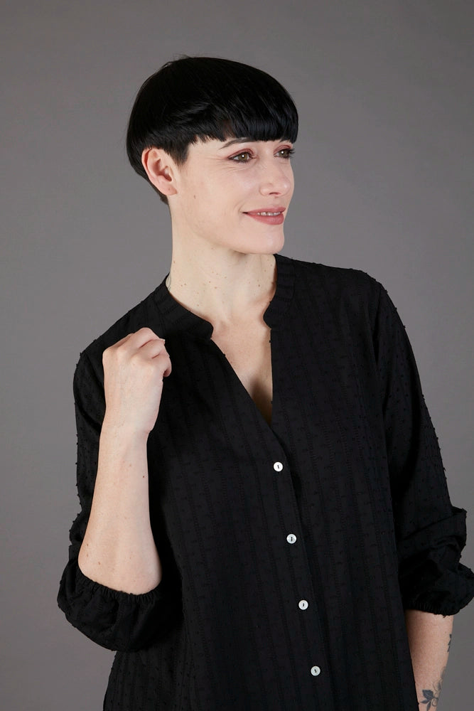 Camicia Vulcano nera in plumetis