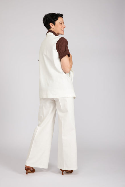 Look Bianco gilet e panta palazzo
