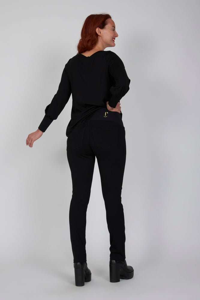 Jeans sigaretta punto milano nero con baschina