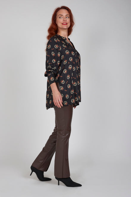 Camicia donna NY over stampa nera in satin di viscosa