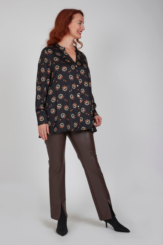 Camicia donna NY over stampa nera in satin di viscosa
