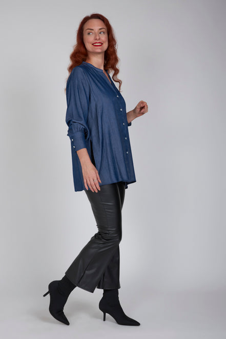 Camicia donna NY over in satin effetto jeans con scollo a V