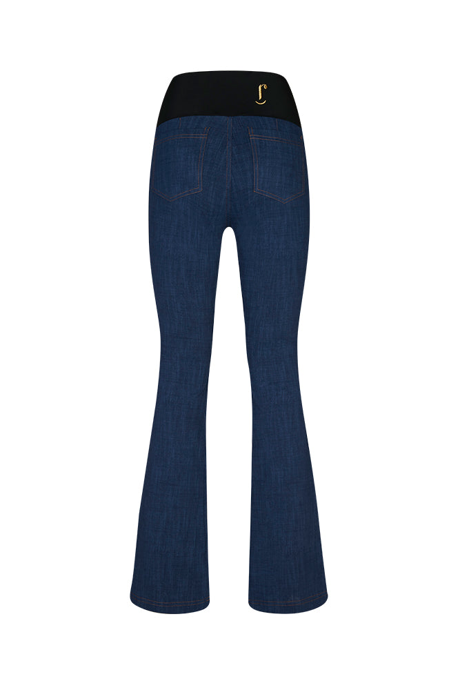 Jeans flare donna blu chiaro delavè con baschina in punto Milano leggero stretch