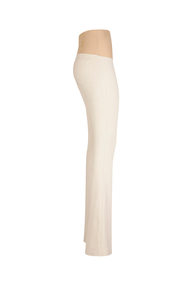 Jeans flare beige con baschina in punto Milano stretch