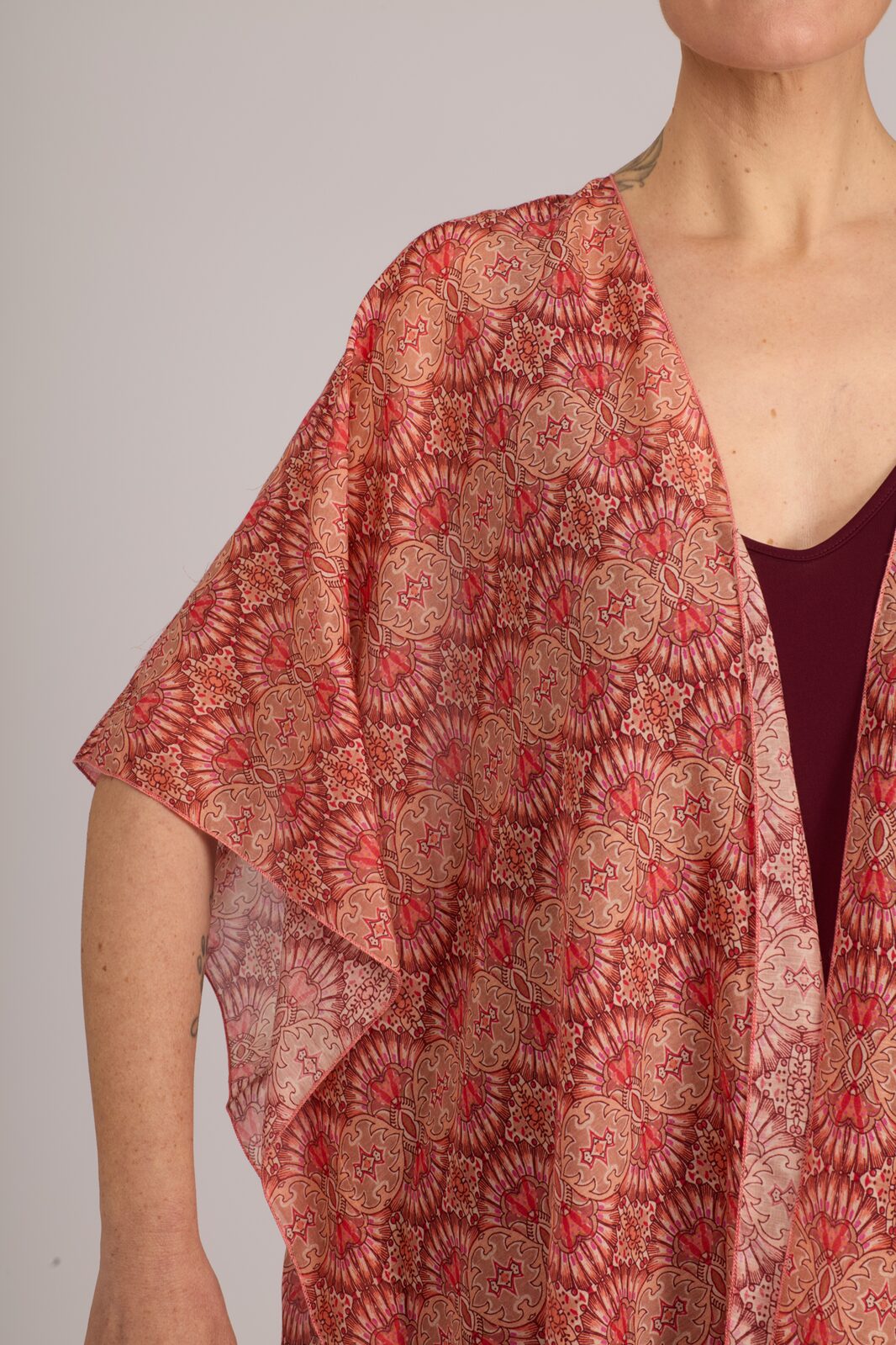 Look Kimono fantasia rosa e arancio