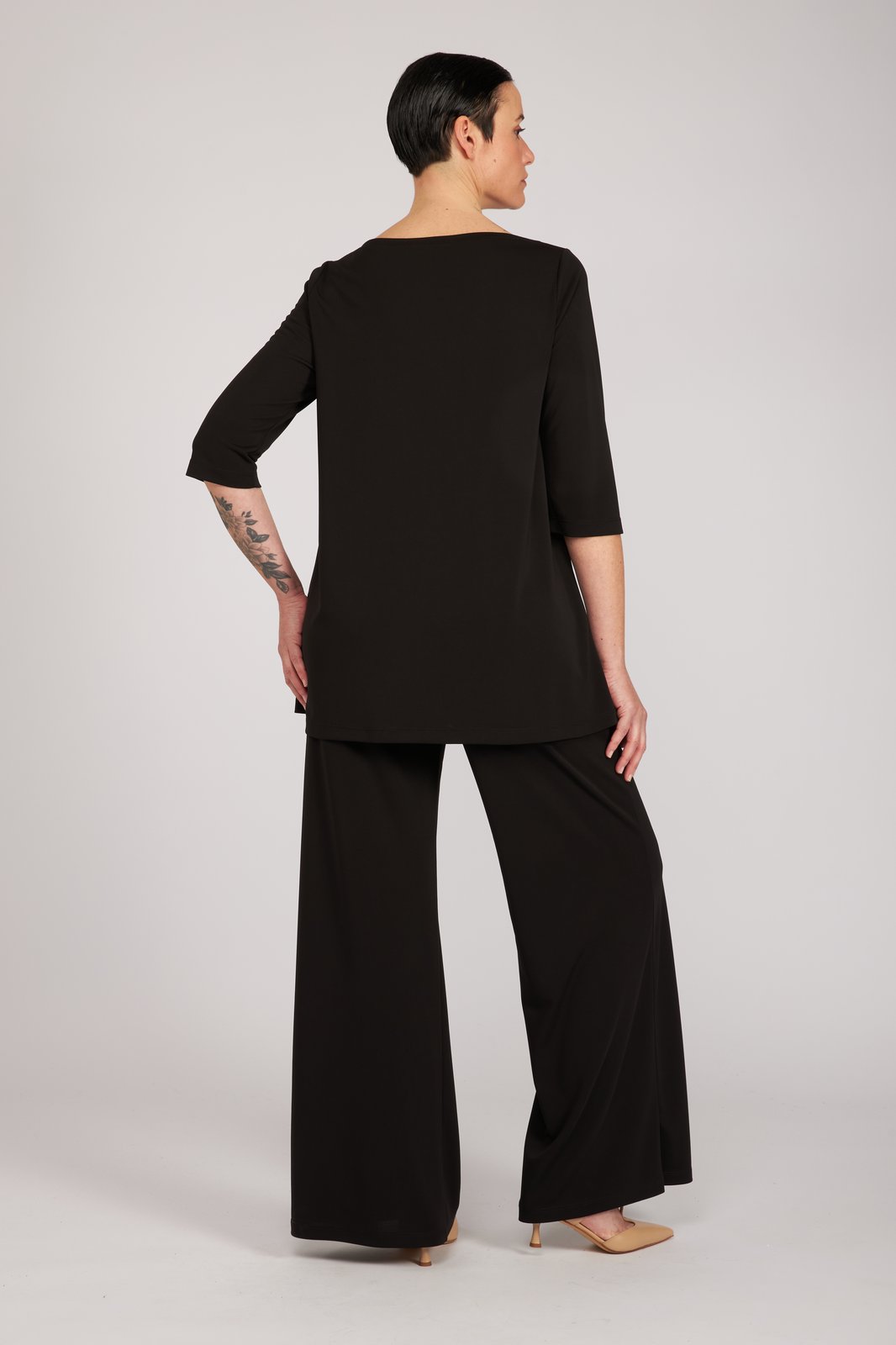 Maglia Thea fluida nera