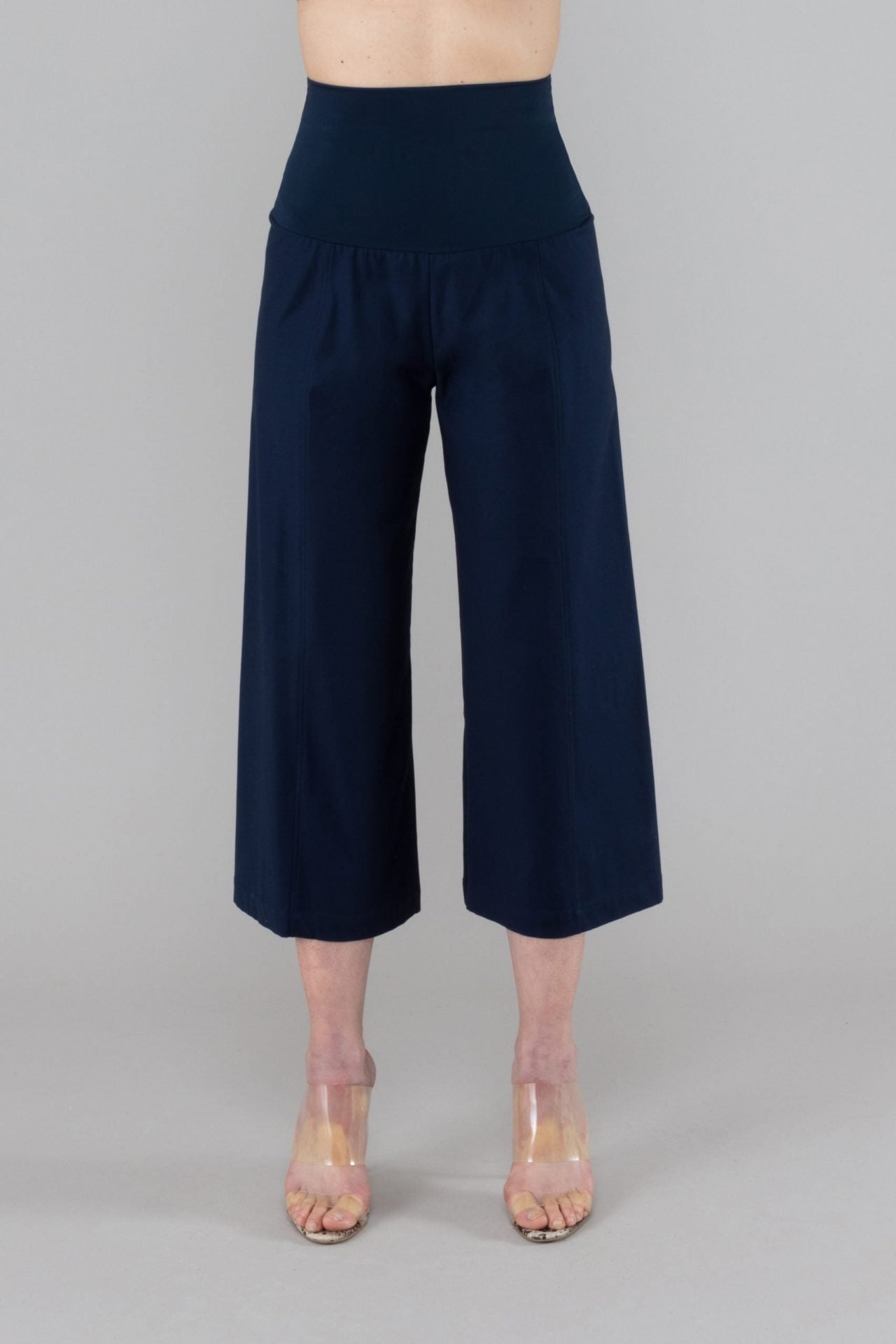 Panta Capri cotone blu con baschina