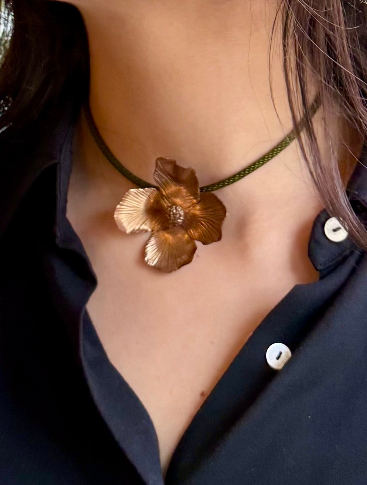 Sboccia choker bocciolo oro