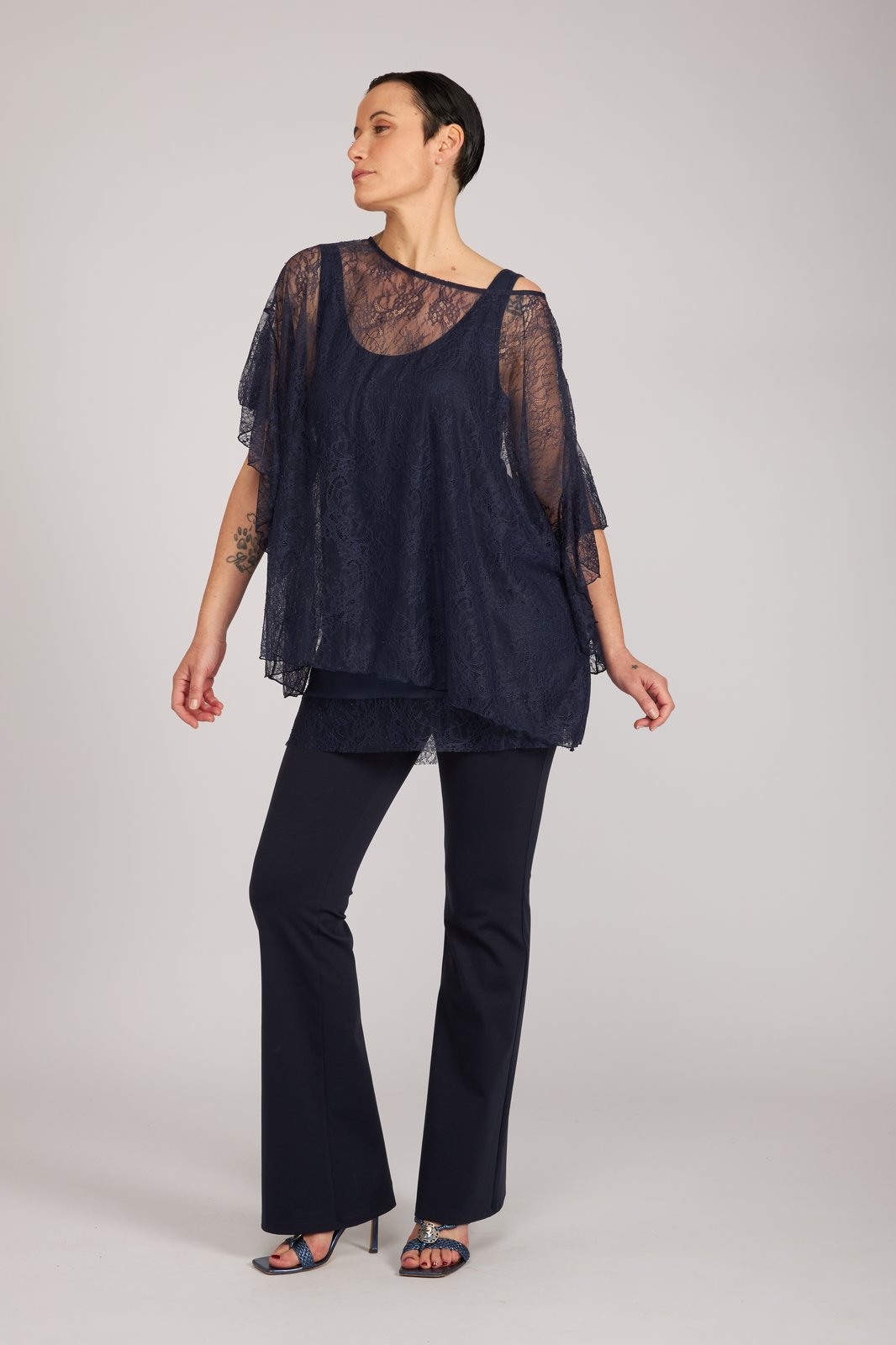 Top Capri pizzo blu