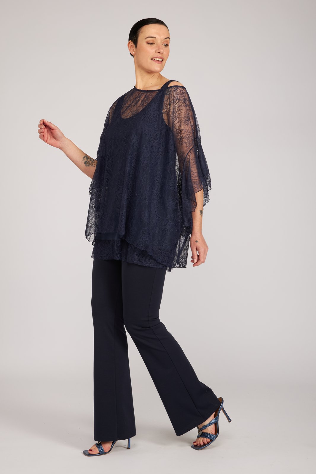 Top Capri pizzo blu